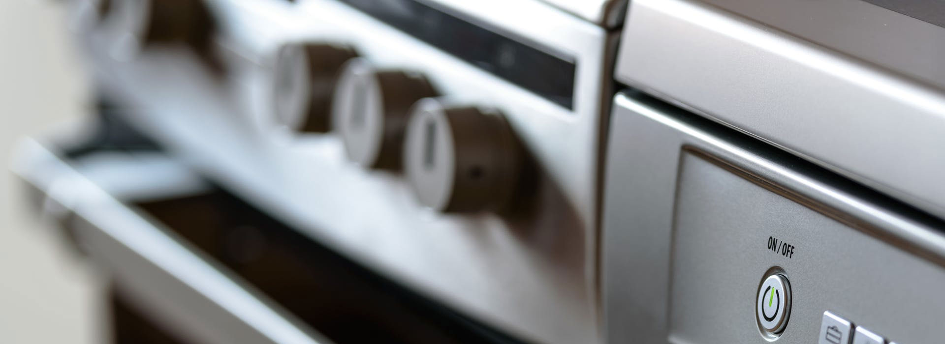 Beyaz eşya kombi klima televizyon ürünlerinize servis hizmeti almak için Yetkili Servis Hemen arayınız.